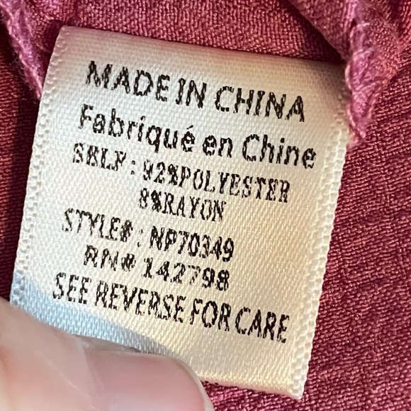 Very J New in Mauve Keyhole Smock Romper Jumpsuit. NWT. Size M - Picture 10 of 11